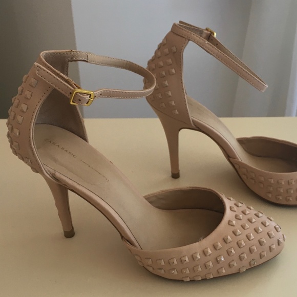 STUDDED HEELS - Picture 1 of 4